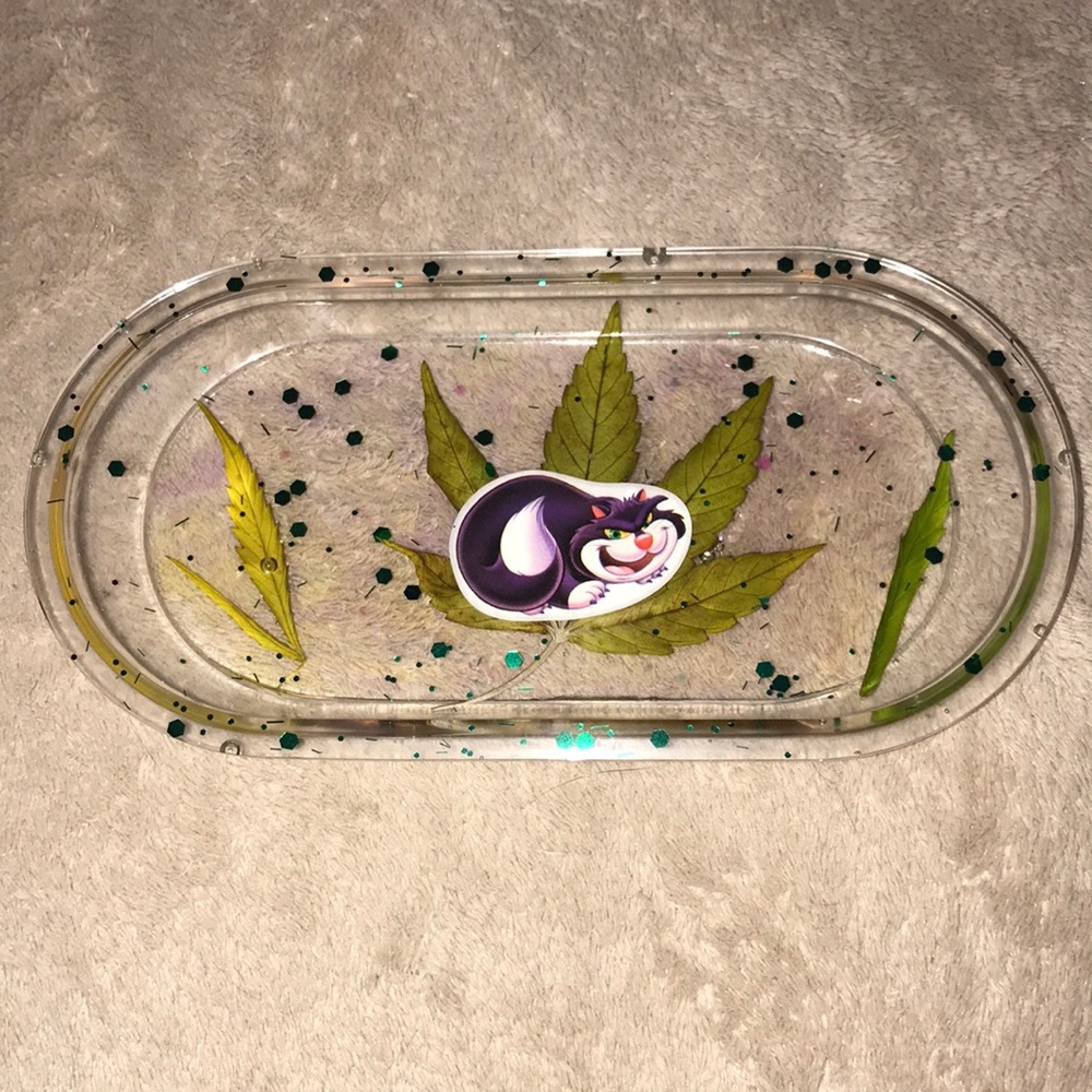 epoxy resin soap dish / tray Disney cat and my favorite leaves 🍁